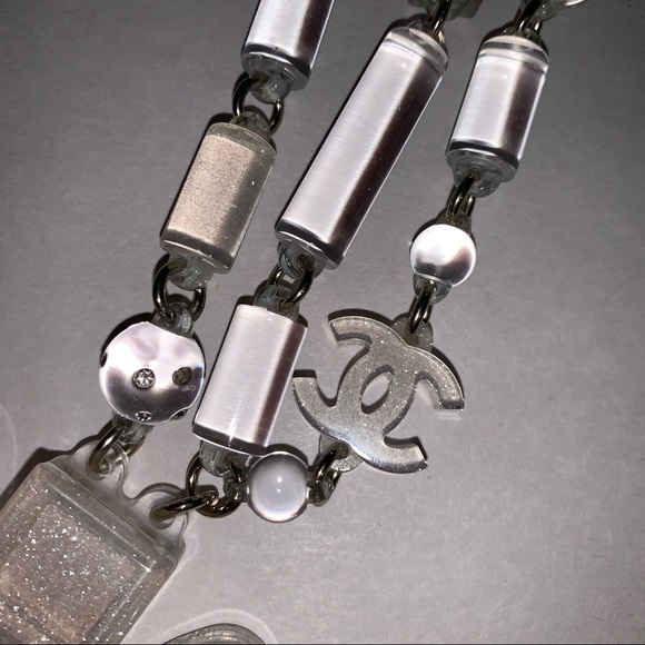 RARE! auth CHANEL triple strand CC logo Italian Resin STATEMENT bib NECKLACE A94 - Picture 6 of 16